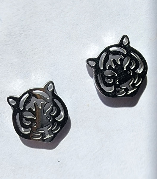 Tiger studs